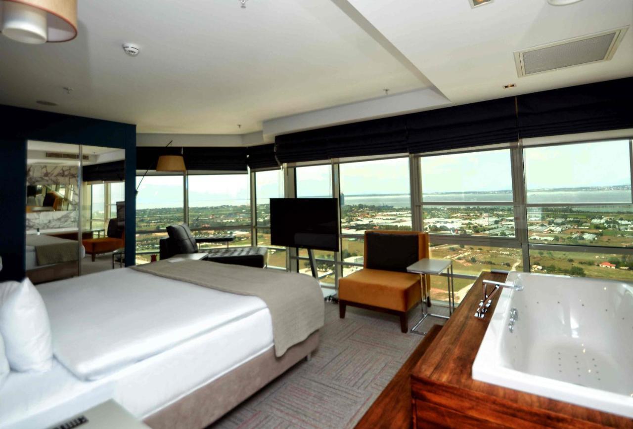 Ramada Encore By Wyndham Izmir Room photo