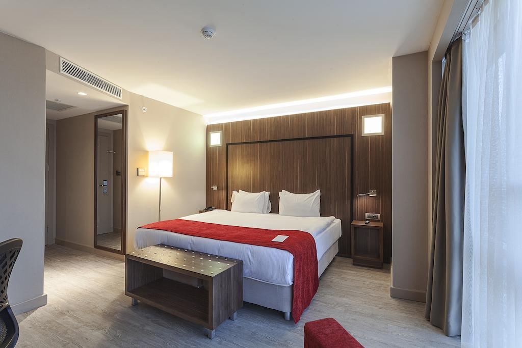 Ramada Encore By Wyndham Izmir Exterior photo
