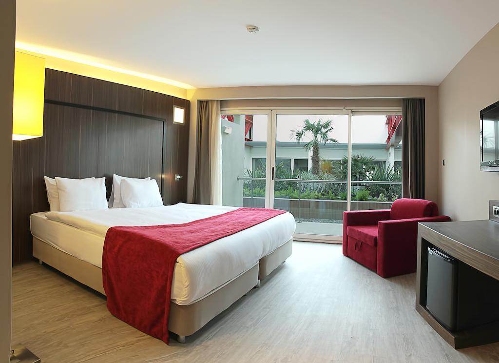 Ramada Encore By Wyndham Izmir Room photo