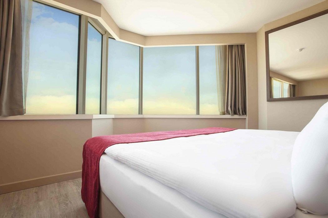 Ramada Encore By Wyndham Izmir Exterior photo