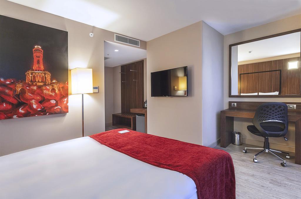 Ramada Encore By Wyndham Izmir Room photo
